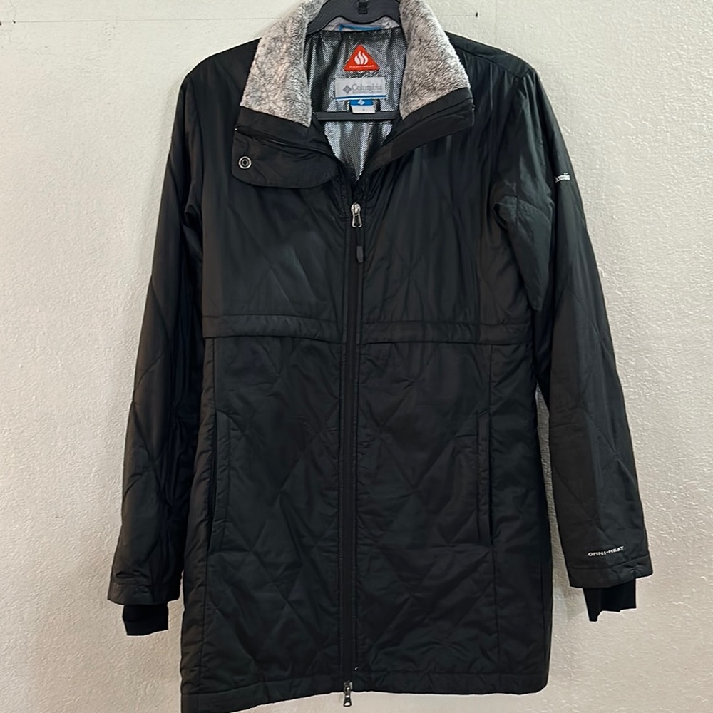 Columbia Women's Black Woodlock Pines Down Jacket with faux fur collar